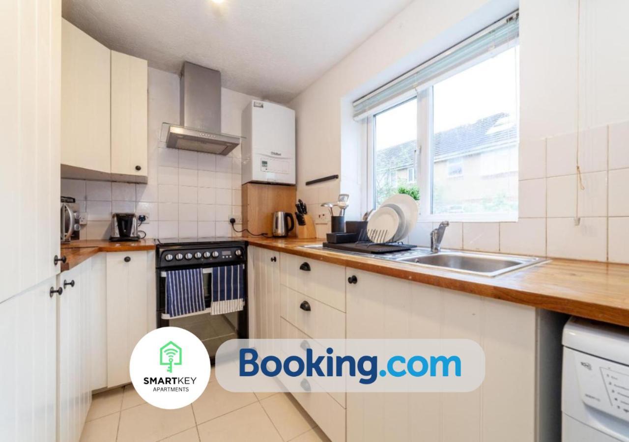 2bedroom In With Free Parking Egham