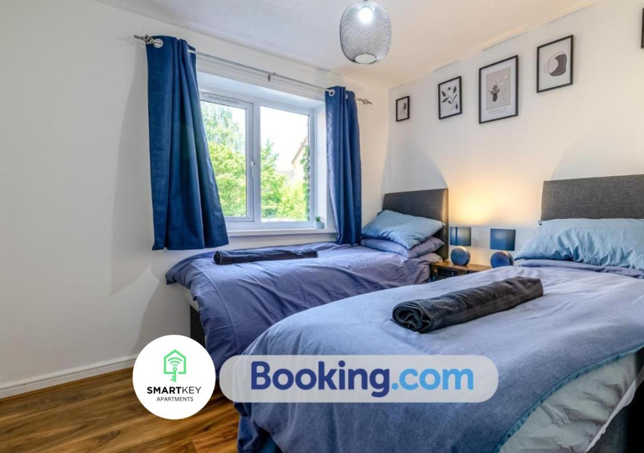 2bedroom In With Free Parking * Egham