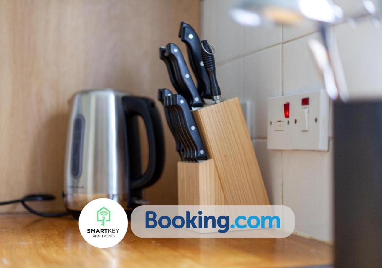 Apartment 2bedroom In With Free Parking Egham
